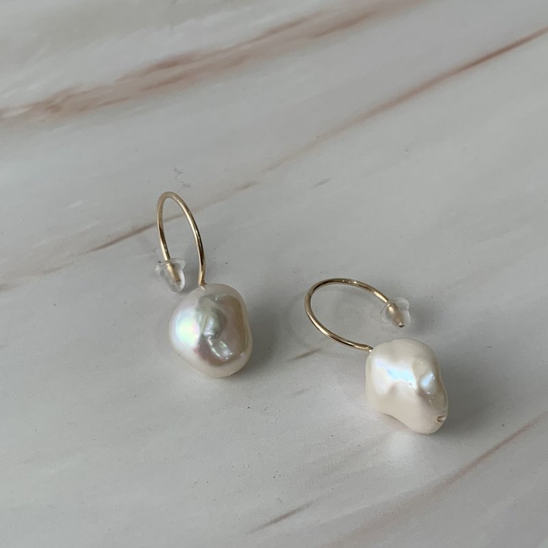 【礼物】极简天然变形巴洛克珍珠耳环14KGF包金耳环 - 耳环/耳夹 - 珍珠 白色