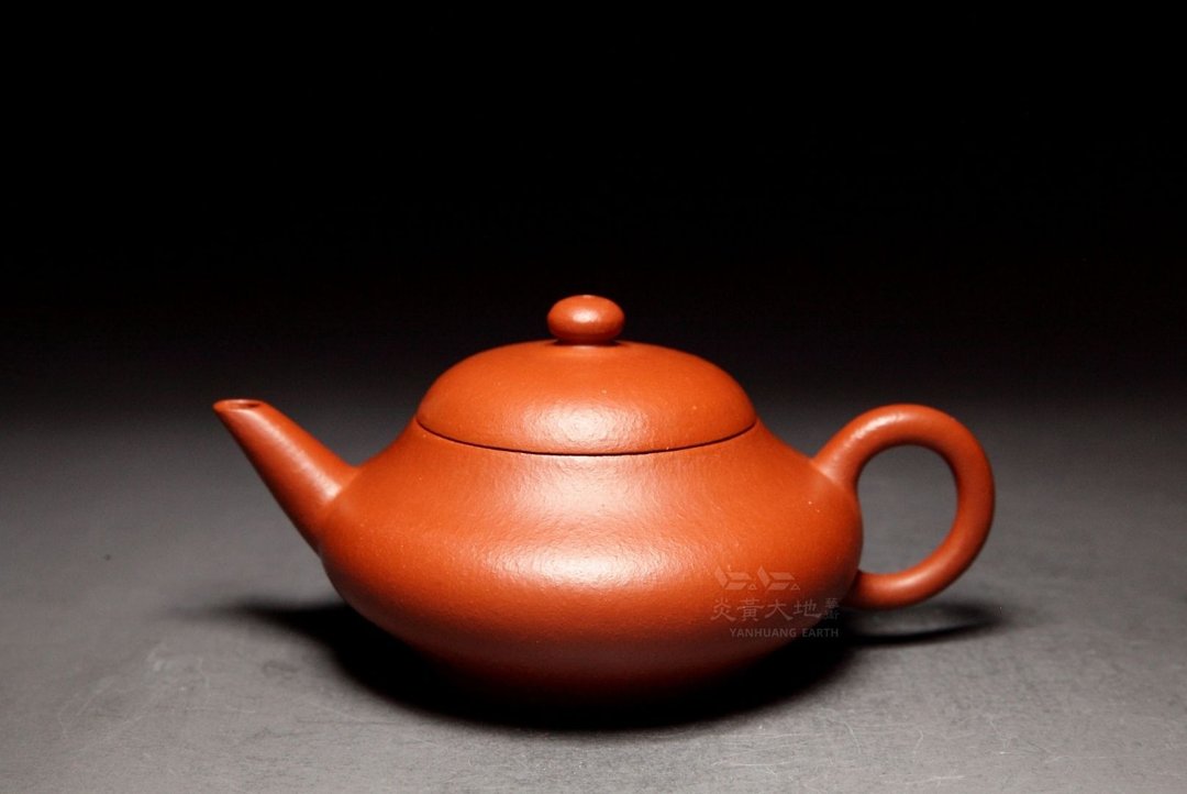 【寅春水平 20】炎黄大地艺术 龙山堂 摹古纯手工 石红朱泥 170cc - 茶具/茶杯 - 陶 红色