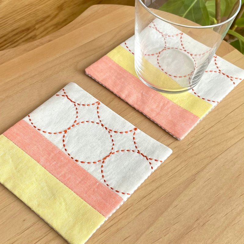 Sashiko 杯垫 2 件组橙圆形简约北欧黄礼物生日圣诞节清爽咖啡厅咖啡茶刺绣 - 杯垫 - 棉．麻 橘色