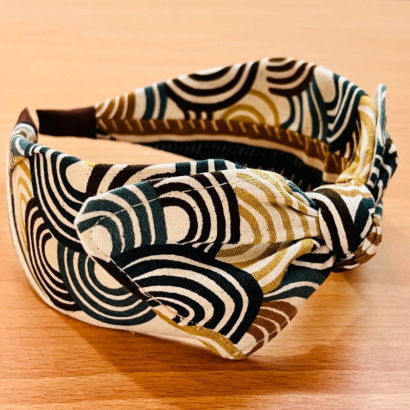 请MOYA 宽版手工发箍 ㄧ不一样 一圈圈 - 发饰 - 棉．麻 蓝色