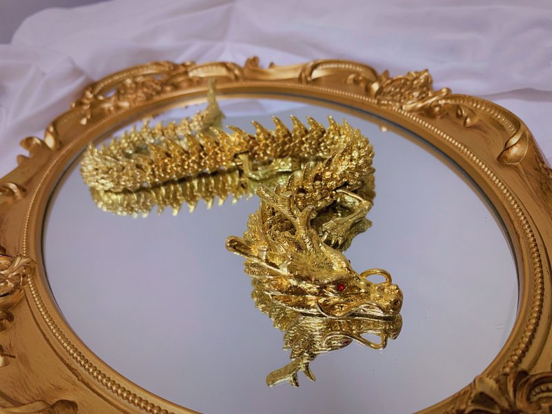 Dragon d'or【金龙卧居】能量摆饰 居家摆设 Ms.Beasty 怪物小姐 - 摆饰 - 铜/黄铜 金色