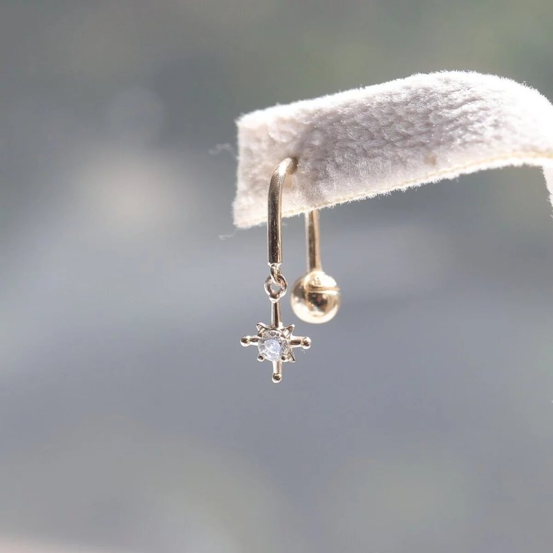 14K Asterism Piercing 星芒锁珠耳环 (单个)耳骨 耳窝 不退色 - 耳环/耳夹 - 贵金属 金色