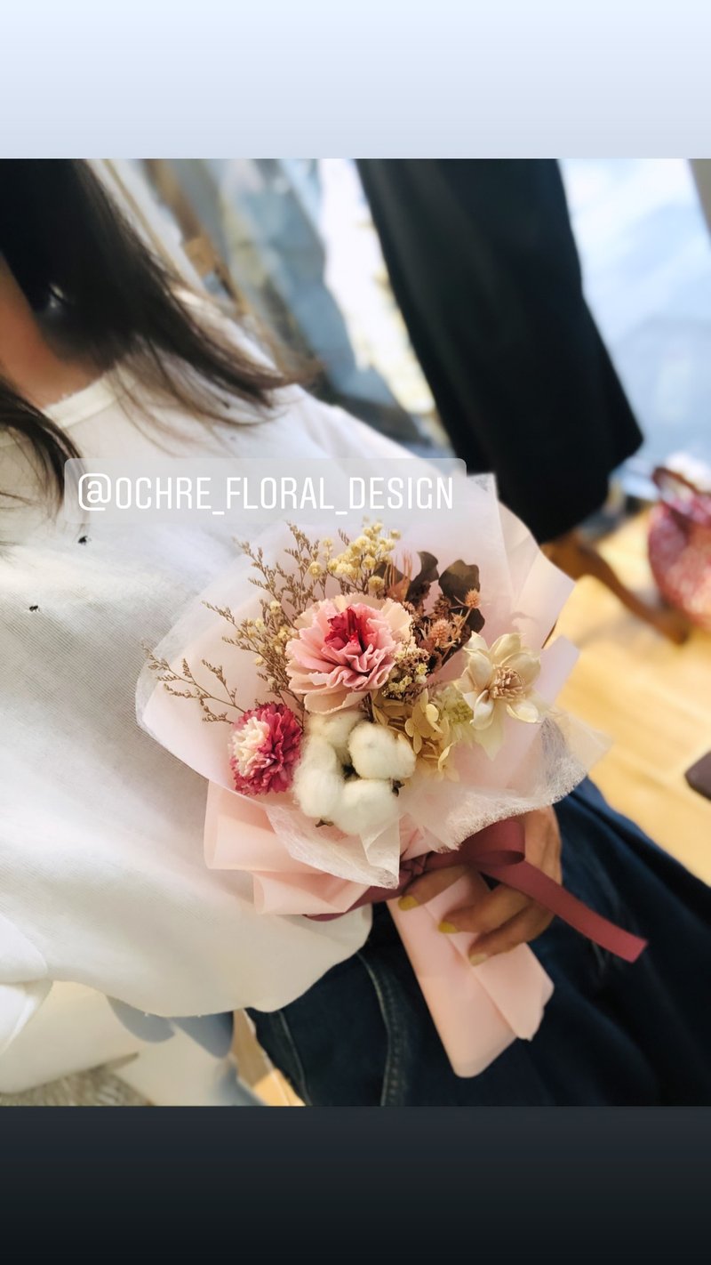 Ochre 母亲节康乃馨花束-中型 - 干燥花/捧花 - 植物．花 蓝色