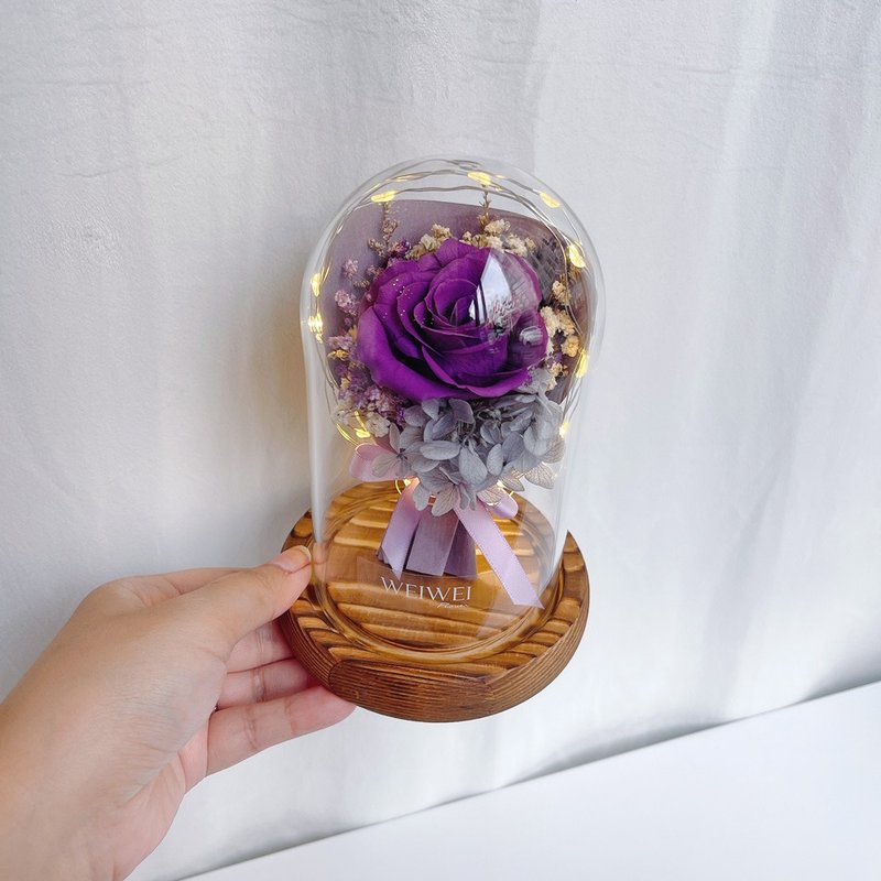 情人节礼物/定制化礼物 LED玫瑰小花束永生花玻璃钟罩-紫罗兰 - 干燥花/捧花 - 植物．花 紫色