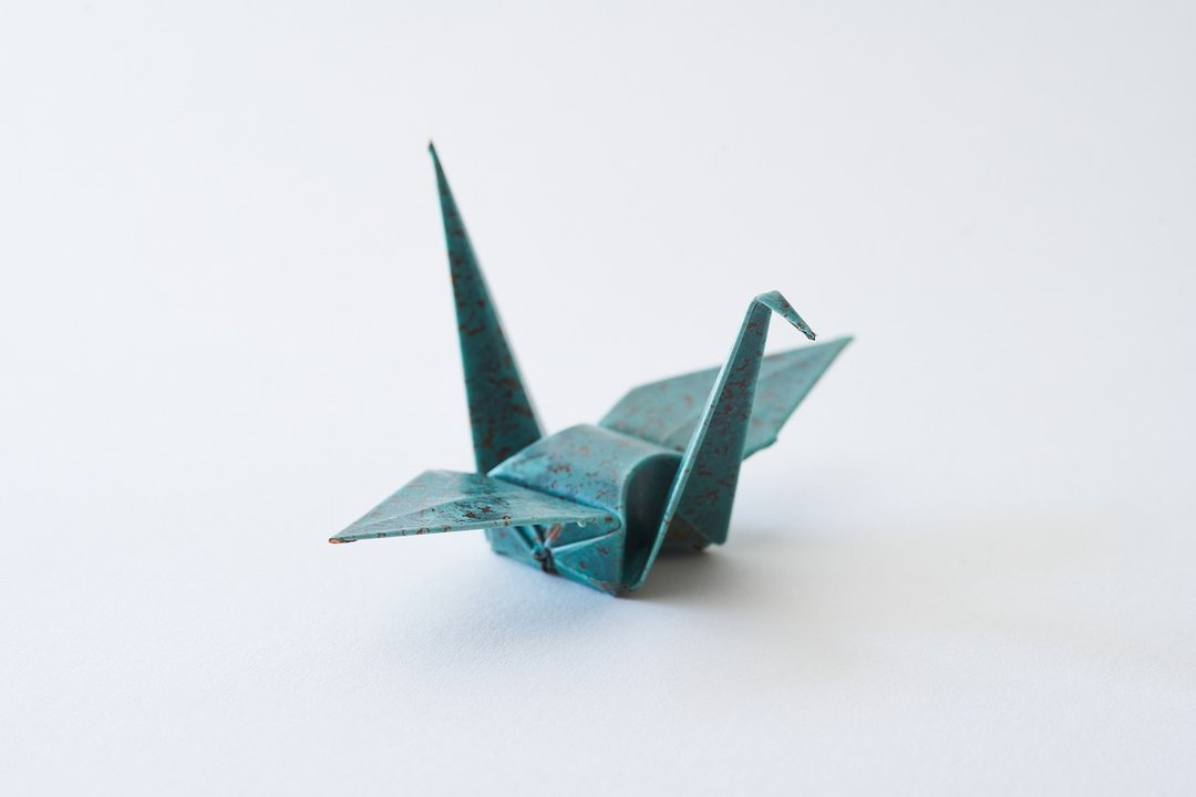 Orizuru [Made in Japan] Handmade verdigris copper plate Orizuru Orizuru - 摆饰 - 其他金属 蓝色