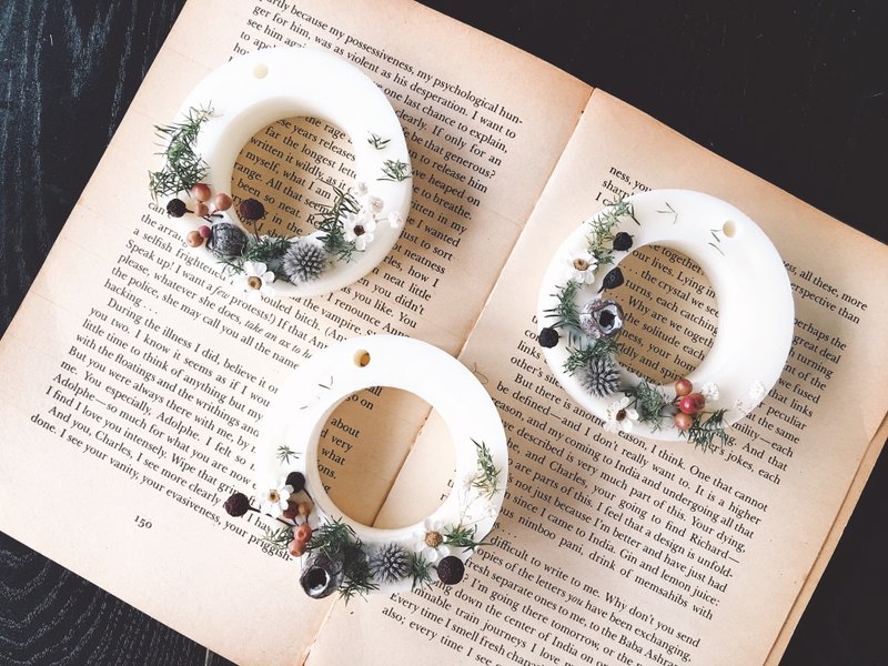 【好花】大豆香砖圣诞节限定 干燥花 交换礼物 圣诞节(一入)限量 - 蜡烛/烛台 - 植物．花 绿色