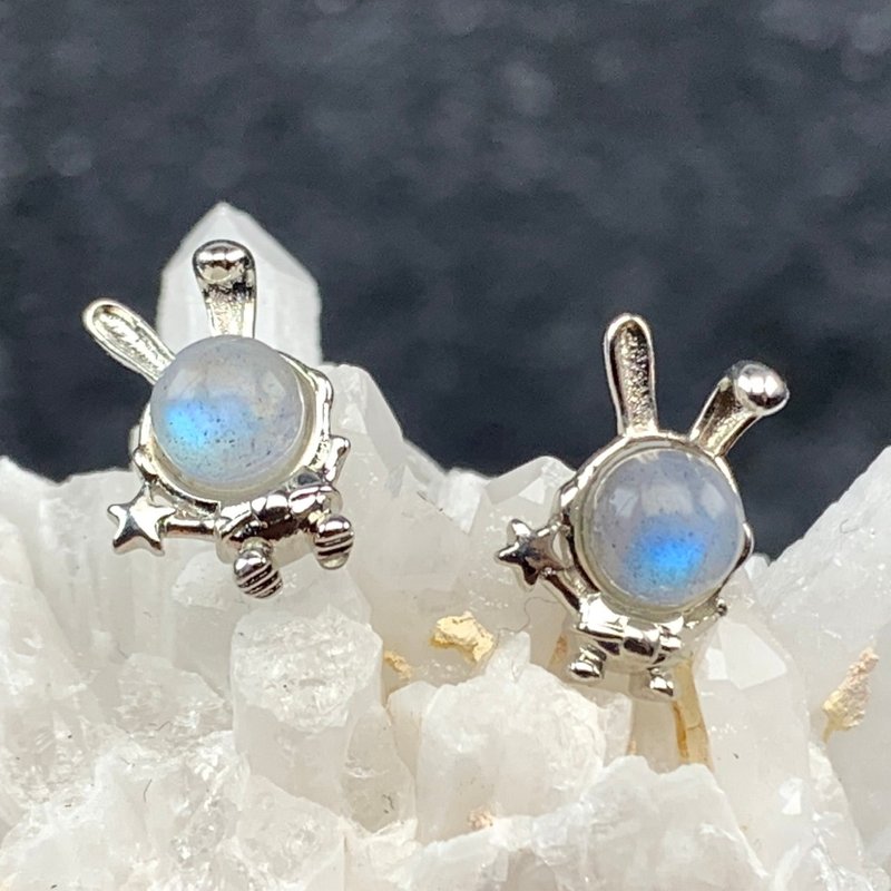 天然水晶 灰月光 拉长石 太空人 兔子 耳钉 S925银 - 耳环/耳夹 - 水晶 蓝色