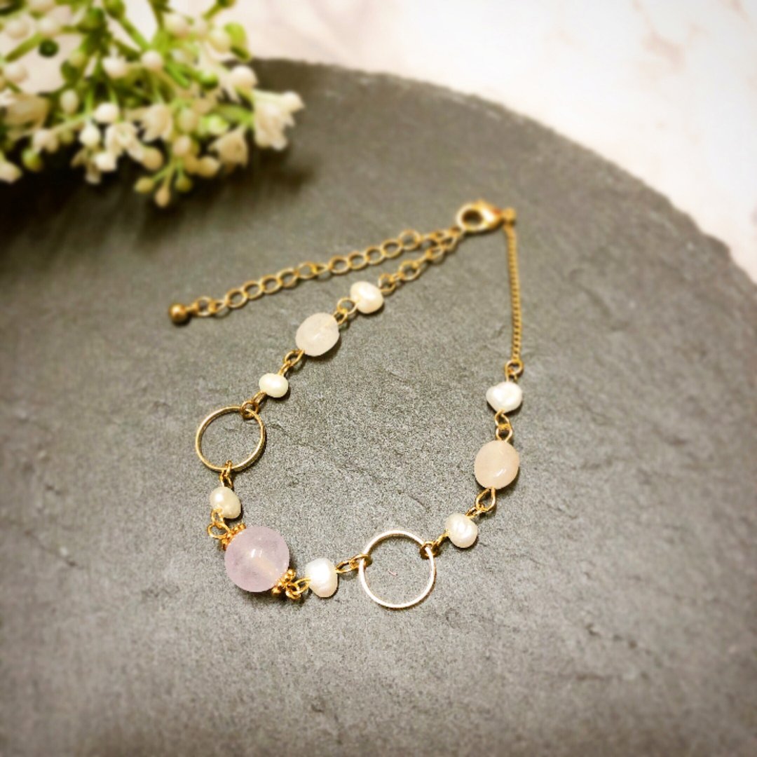Free Shipping Spring color morganite and freshwater pearl bracelet pink - 手链/手环 - 其他金属 粉红色