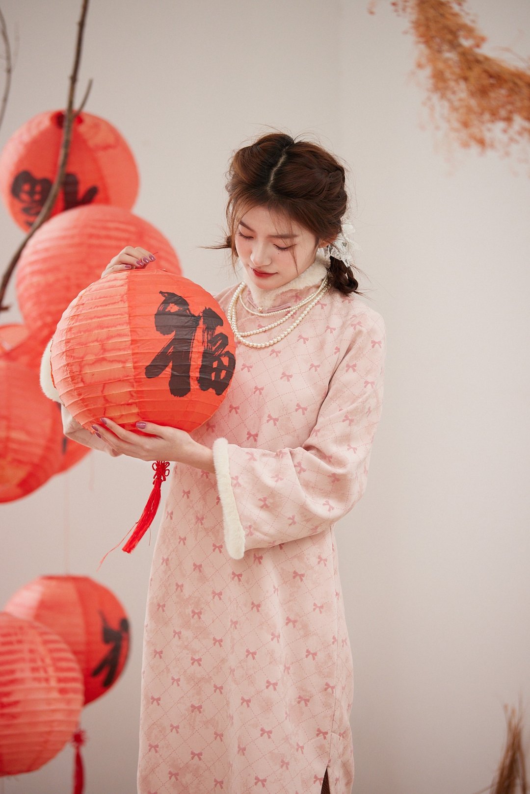 粉粉紅紅 拼接假兩件秋冬聖誕加絨洋裝 新中式春節過年改良旗袍 - 洋装/连衣裙 - 聚酯纤维 粉红色