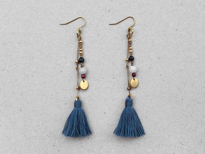 自由波希米亚藏蓝流苏黄铜长耳环 - 14K包金耳针 / 夹式耳环 - 耳环/耳夹 - 其他金属 蓝色