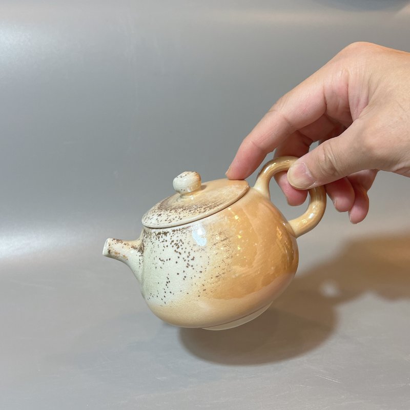 柴烧瓷土重落灰正把茶壶  / 小平凡手作 - 茶具/茶杯 - 陶 