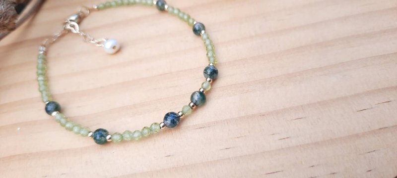 陌上草薰-天然石手作-设计款(橄榄石、水草玛瑙) - 手链/手环 - 水晶 透明