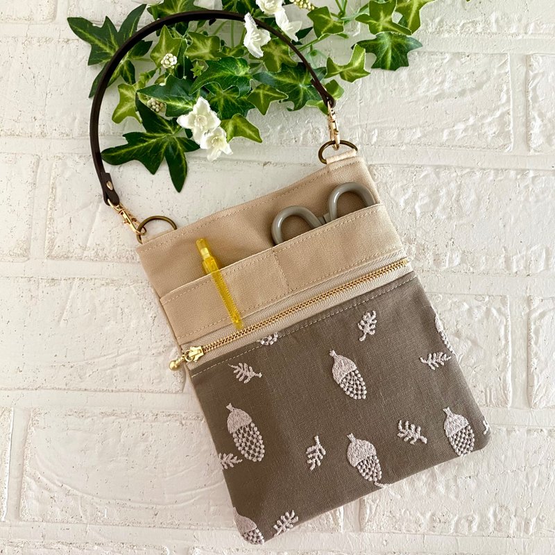 minä perhonen 橡实 零钱包 pouch minaperhonen - 化妆包/杂物包 - 棉．麻 