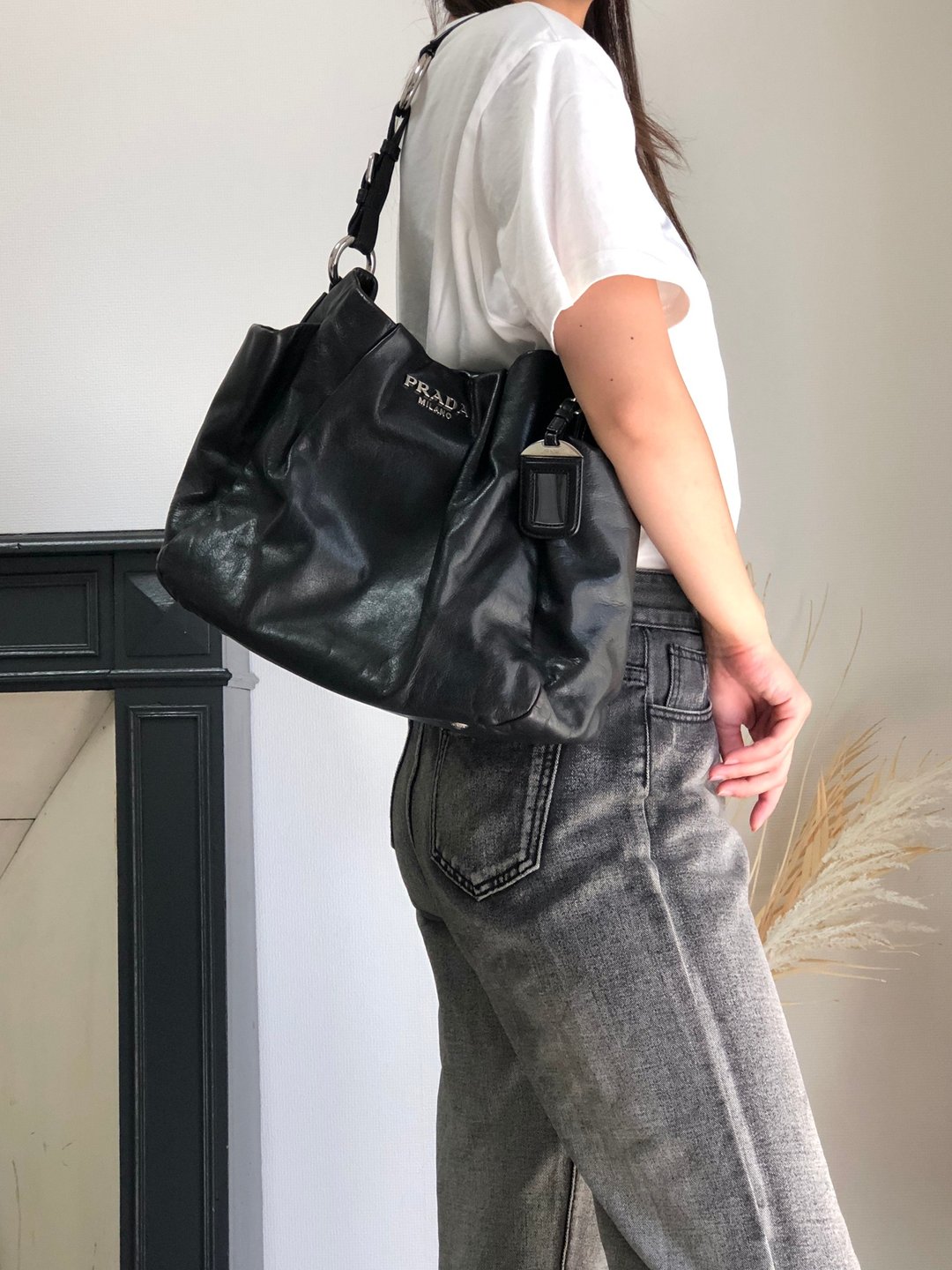PRADA 普拉达 ∣ 黑色 Logo 皮革霍博包/腋下包/单肩包 - 侧背包/斜挎包 - 真皮 黑色