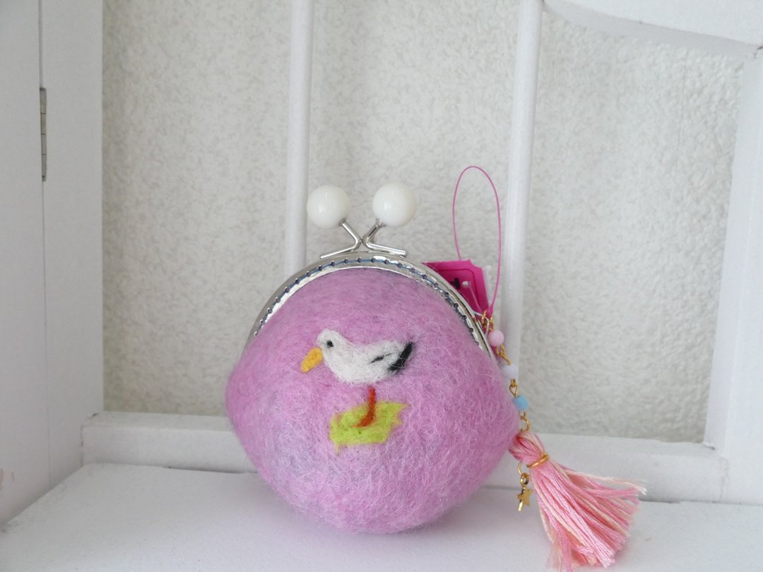 Wool felt gypsy seagull pink monochrome ball - 零钱包 - 羊毛 粉红色