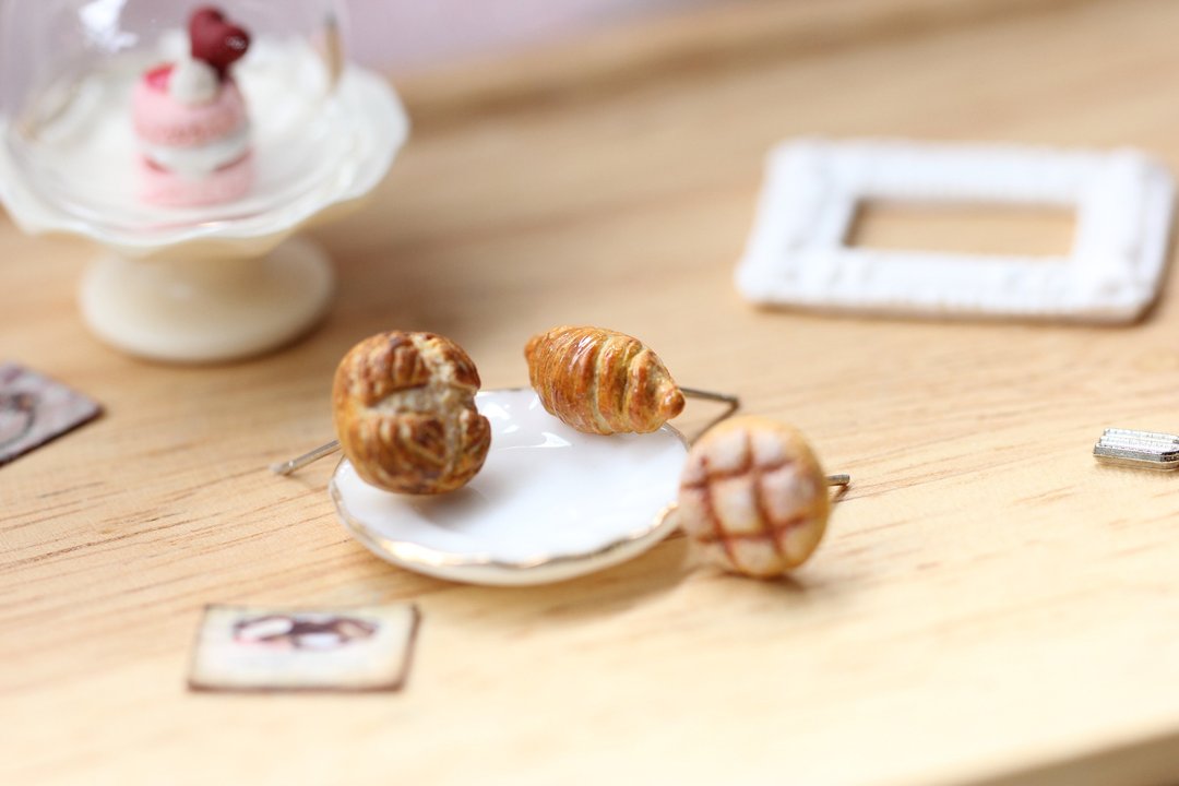 袖珍经典面包耳环 Miniature Classic Bread Earring - 耳环/耳夹 - 粘土 咖啡色