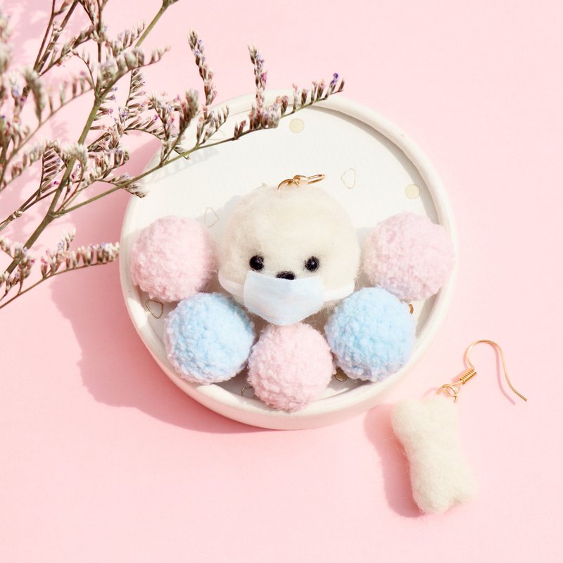 羊毛毡-戴口罩的比熊耳环 - 耳环/耳夹 - 羊毛 白色