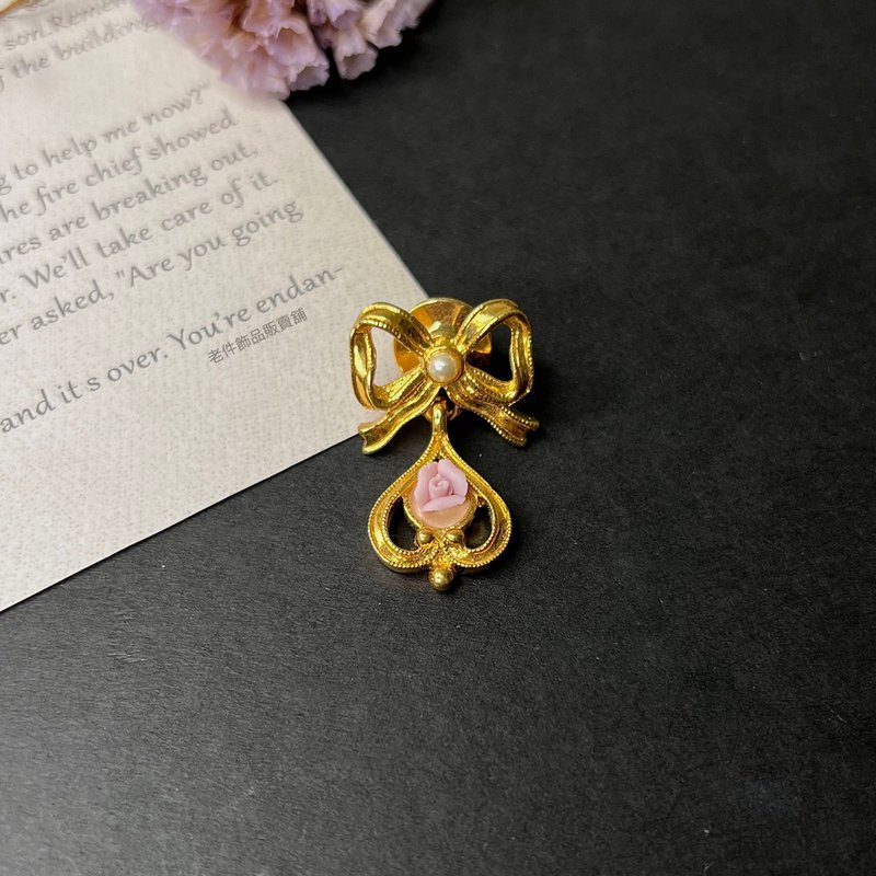 Avon垂坠玫瑰缎带胸针 - 胸针 - 其他金属 金色