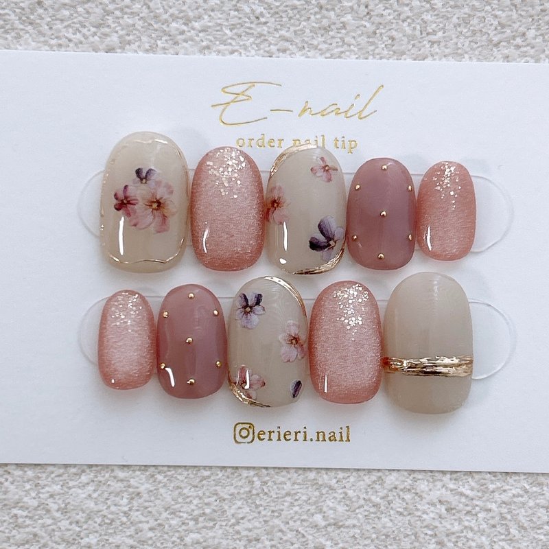 指甲粉红花痴可爱 - 指甲油/指甲贴 - 塑料 粉红色