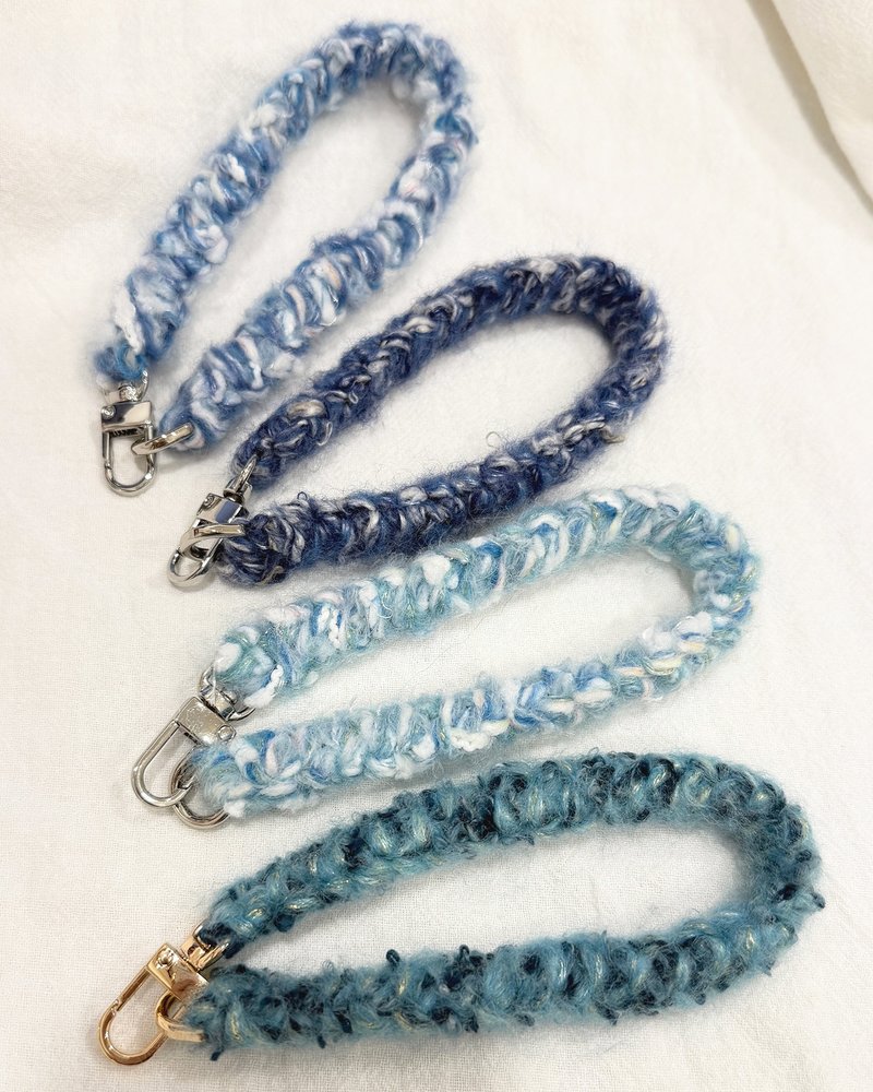 【毛毛系列】短手机挂绳×蓝色系  短绳/羊毛材质/温暖舒适 - 挂绳/吊绳 - 羊毛 