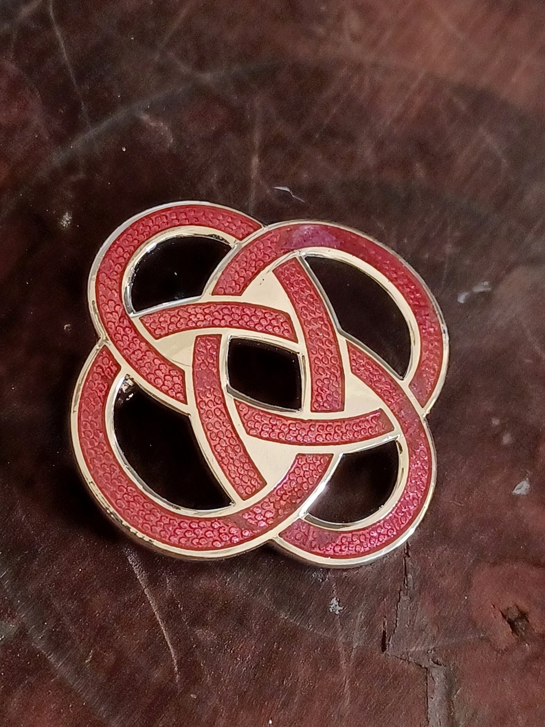 vintage jewelry  典雅景泰蓝 红色绳结图腾徽章 别针 - 胸针 - 其他金属 