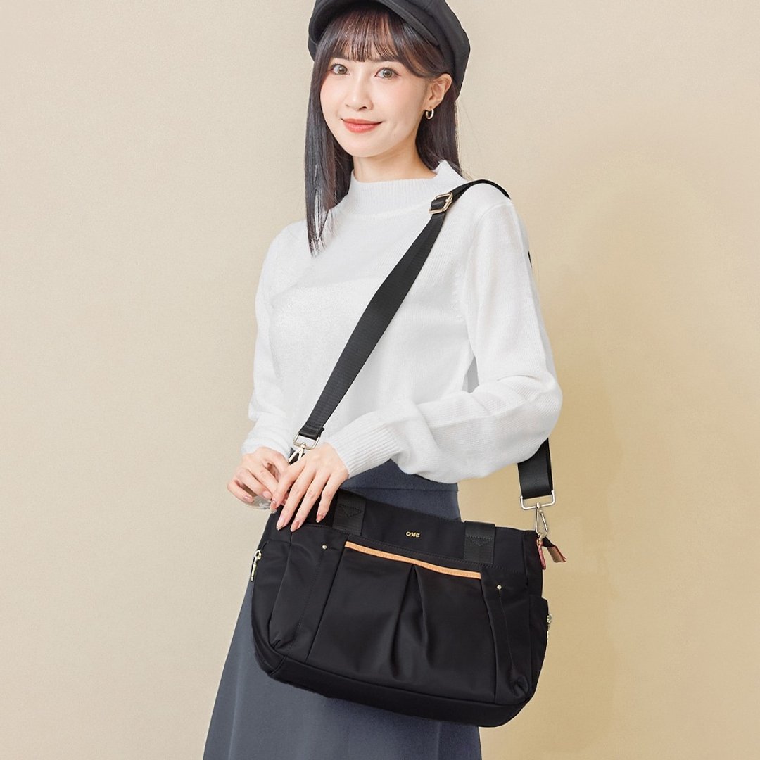 抓皱流线型侧背两用通勤托特包 82720(黑色) - 侧背包/斜挎包 - 尼龙 黑色