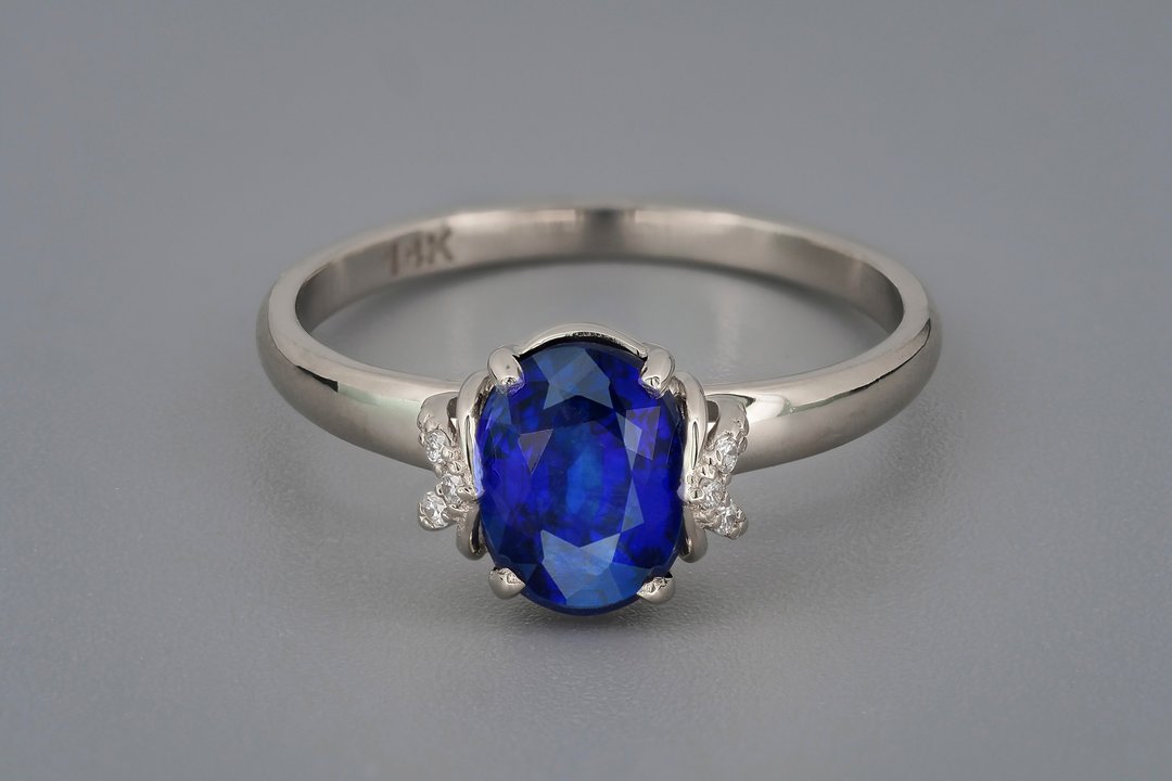 14 kt gold ring with sapphire and diamonds - 戒指 - 贵金属 金色