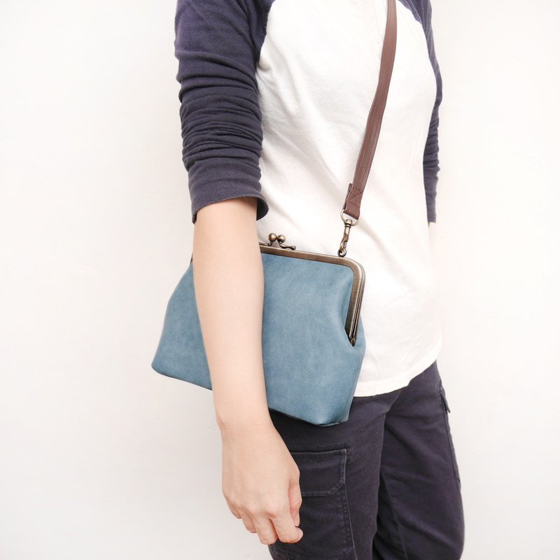 软牛仔   21CM中容量 肩背包 / 手机包 / 口金包【台湾制造】 - 侧背包/斜挎包 - 其他金属 蓝色