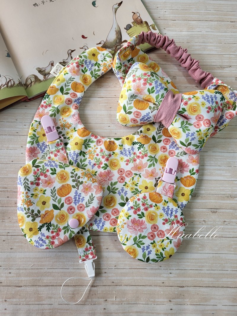 小黄花 口水巾 平安福袋 奶嘴套链 安抚巾 弥月礼 - 满月礼盒 - 棉．麻 橘色