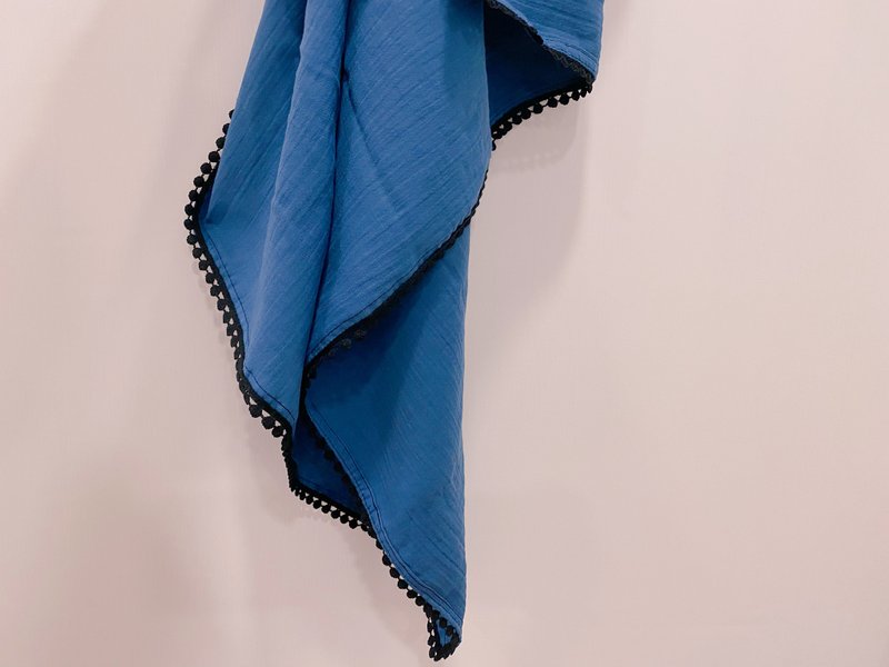 【TiNa】Baby蕾丝薄被 弥月礼盒 周岁礼物 刺绣定制化/挑布制作 - 满月礼盒 - 棉．麻 多色