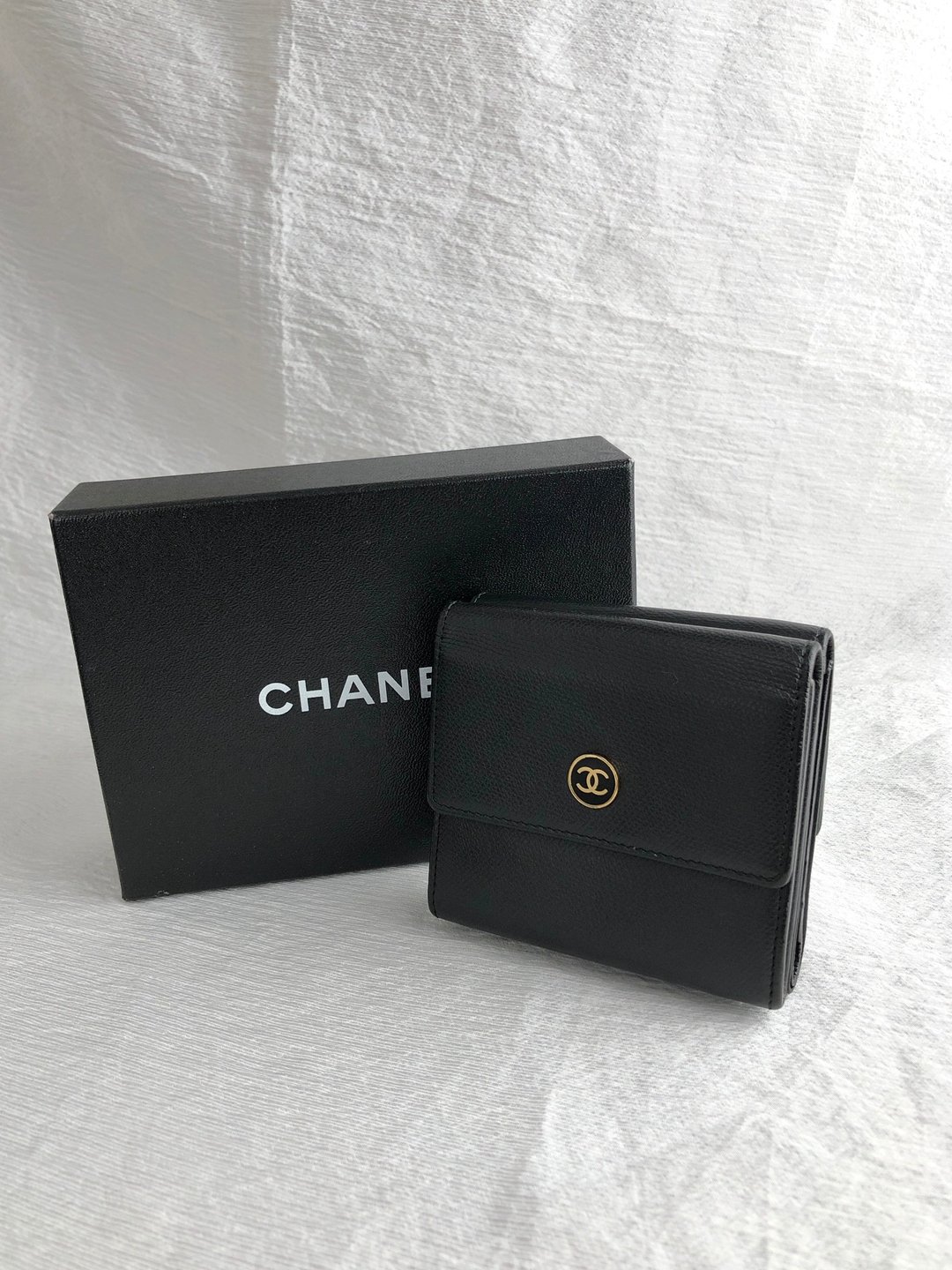 【 VintageShop solo 日本直送中古包专卖店 】CHANEL 香奈儿 钱包 黑色 经典钮扣 皮革 2003-2004 双折钱包 vintage 5kt7pz - 皮夹/钱包 - 真皮 黑色