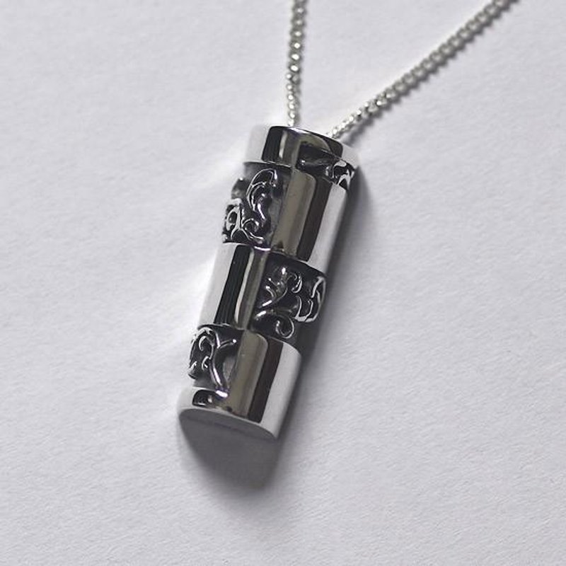 Geographic pendant type-B - 项链 - 其他金属 银色