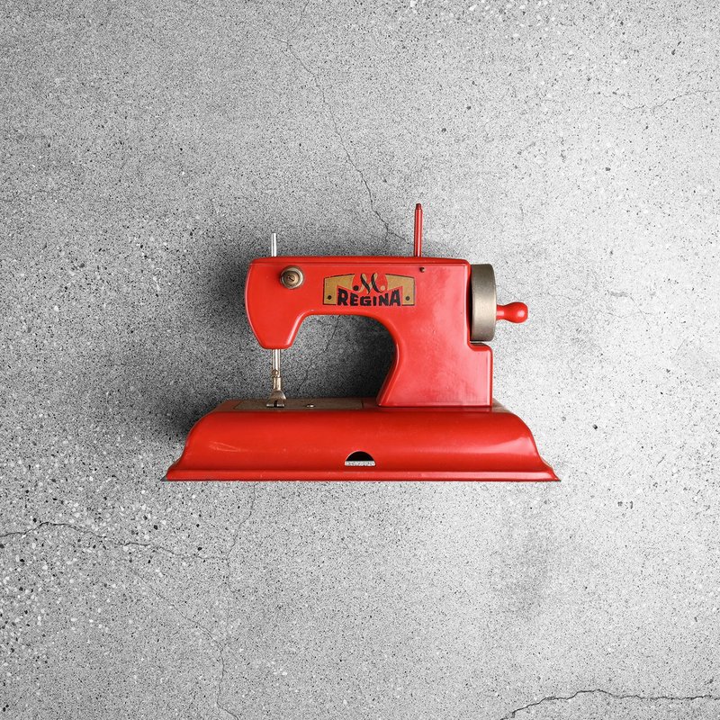 Vintage 50年代手摇缝纫机玩具 / 古董缝纫机、老缝纫机 - 编织/刺绣/羊毛毡/裁缝 - 其他材质 红色