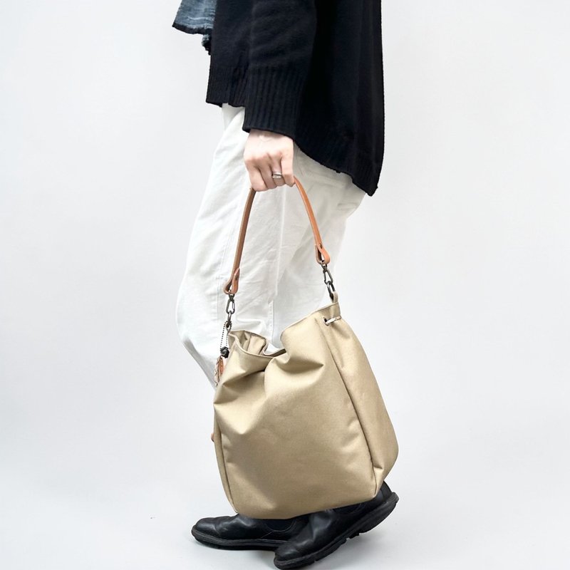 BALON 米色 × 米色 CORDURA 拨水加工尼龙半肩背包 - 侧背包/斜挎包 - 尼龙 卡其色