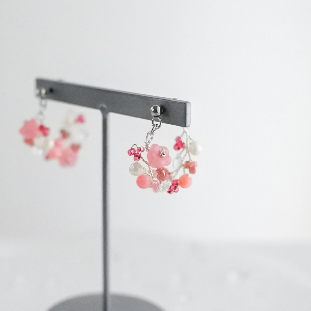 Strawberry Milk  Series – Yuwai small - 耳环/耳夹 - 其他金属 粉红色
