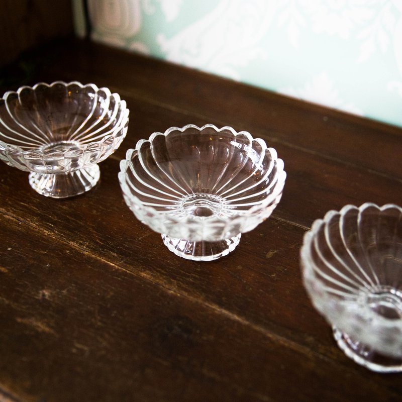 栖仙 SECLUSION OF SAGE / 芙蓉高脚小盘 - 浅碟/小碟子 - 玻璃 透明