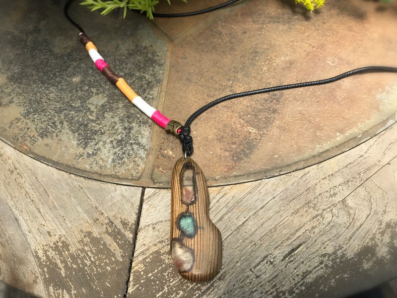 彩色夏季。红桧木项链 - 项链 - 木头 