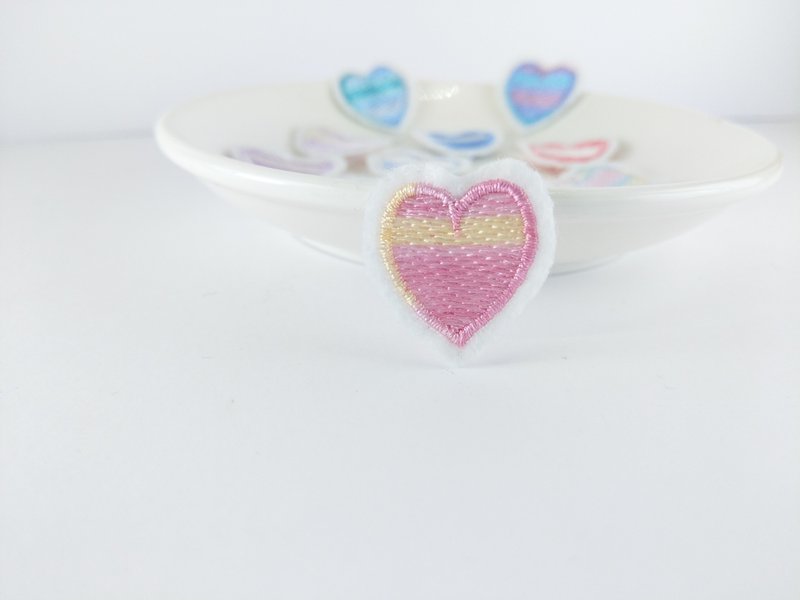 爱心 原创设计刺绣贴片烫片贴布补丁烫布片衣服夹克 - 其他 - 其他材质 粉红色