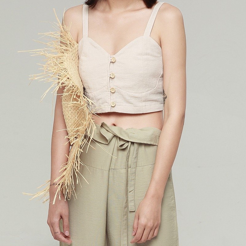 米色 棉麻抹胸吊帶背心上衣 前面紐扣設計  已加入馬甲線基礎套餐 猜猜爲什麽滾哥穿著有點空蕩蕩 | vitatha 番塔塔原創 - 女装背心 - 棉．麻 卡其色