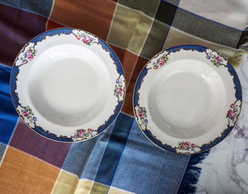 英国制玫瑰花蓝色古董沙拉盘/大盘碗/餐盘 单件出售 - 浅碟/小碟子 - 瓷 