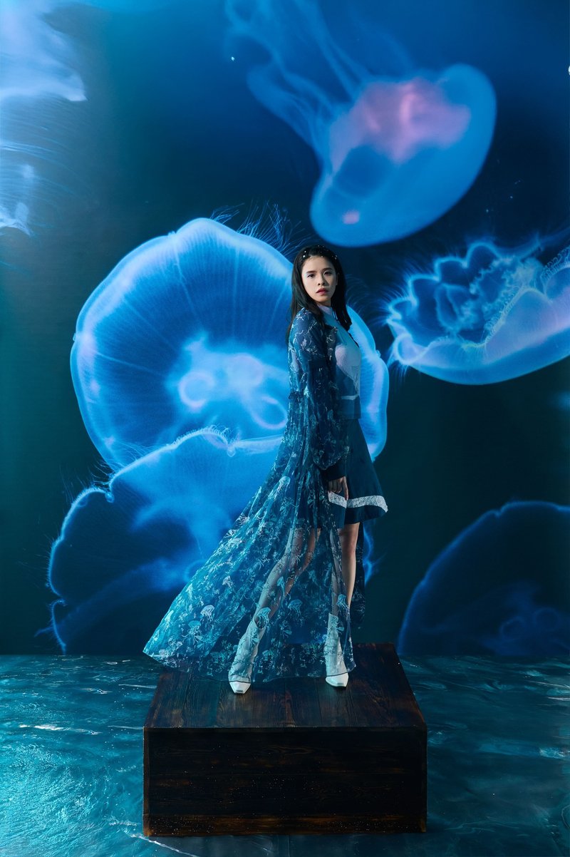 半透伞裙外套 - 深蓝水母 - 女装休闲/机能外套 - 聚酯纤维 蓝色