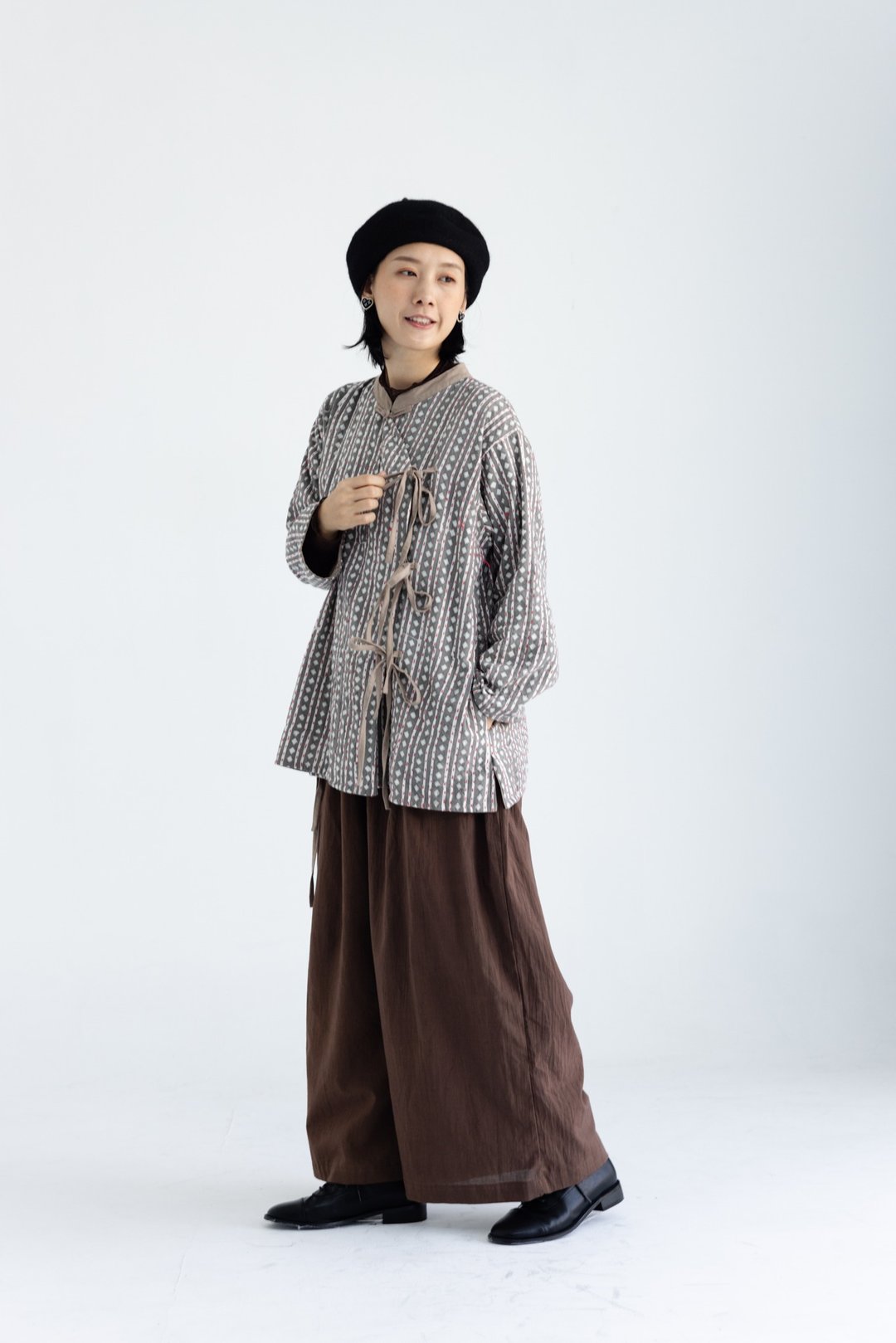 侧边开襟印度棉kantha布外套_灰 - 女装休闲/机能外套 - 棉 灰色
