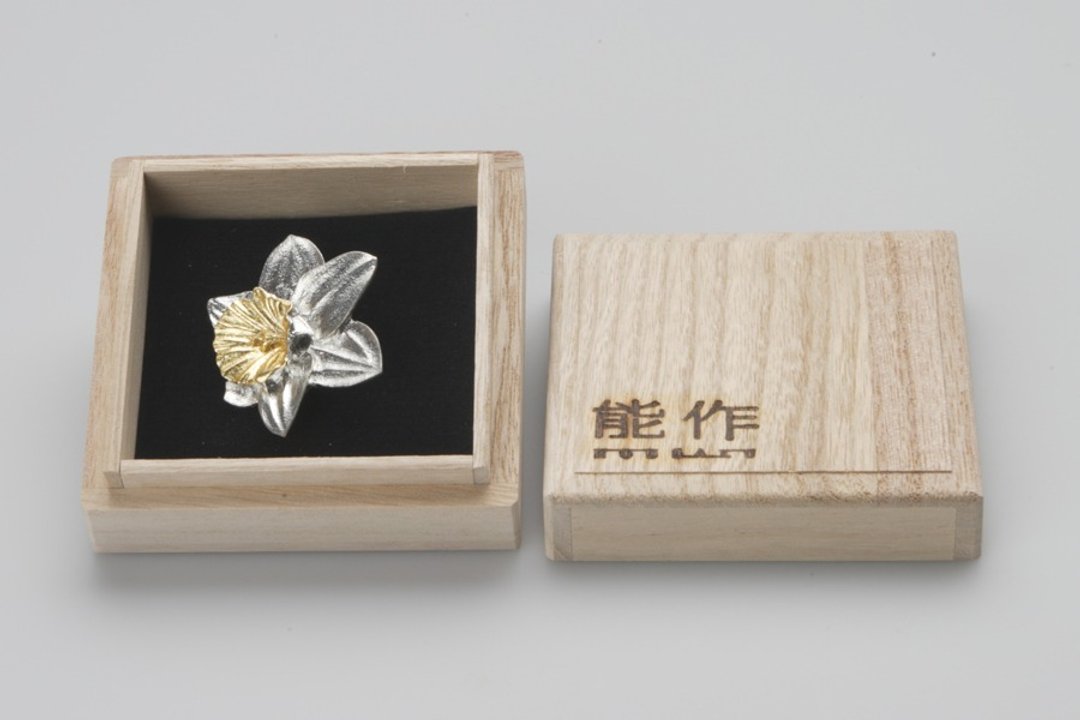 典雅花型胸针 - 水仙 - 胸针 - 其他金属 银色