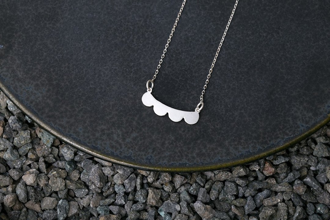 Misstache N.4 胡子小姐 4号 纯银项链 925 Silver Necklace - 颈链 - 纯银 白色