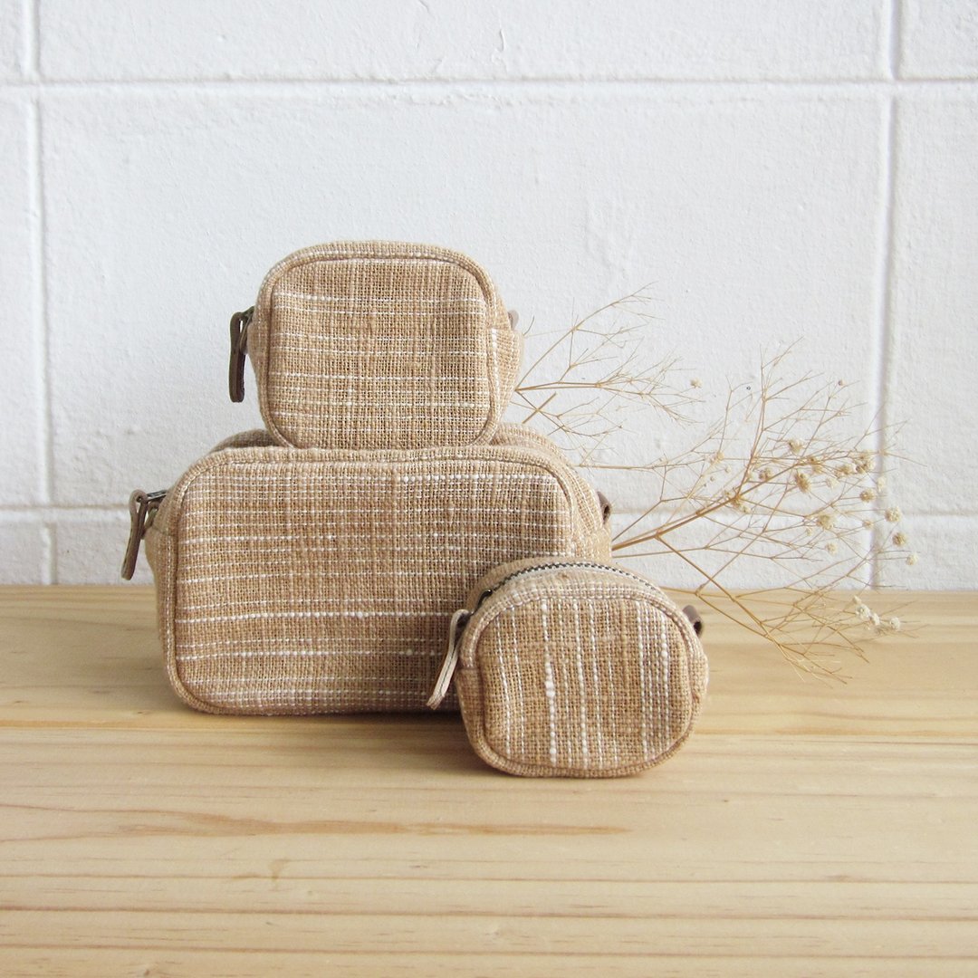 Coin Purses Little Tan SS Hand-woven and Botanical dyed Natural-Tan Color - 化妆包/杂物包 - 棉 咖啡色