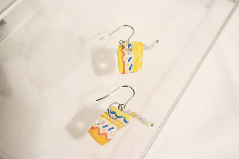 大亨堡看电影 波浪摇摆珠 (银) - 耳环/耳夹 - 树脂 多色