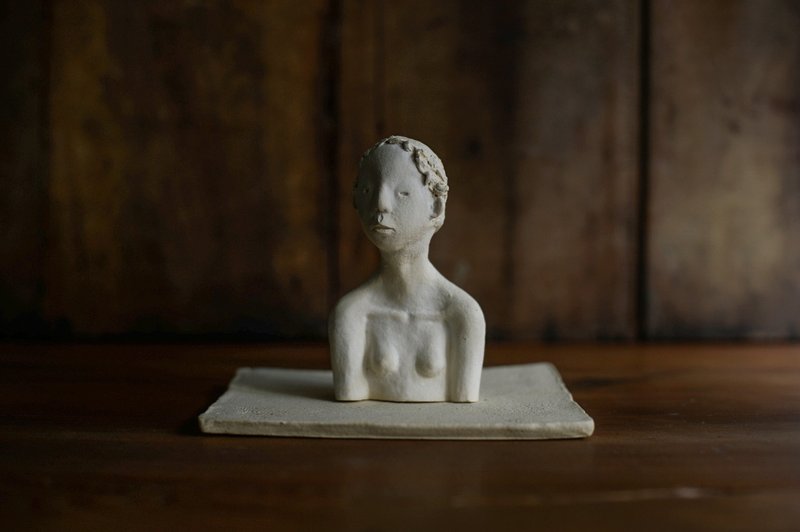 雪腻 x Artist.3cm陶塑人像摆件_少女马尾 - 摆饰 - 陶 白色