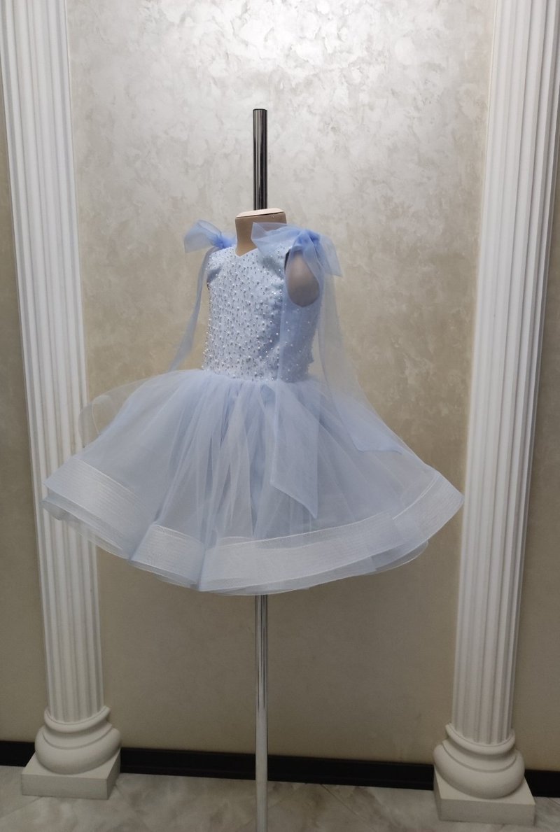 浅蓝色缎面连衣裙 适合小孩子 闪亮的蓝色裙子 - 童装礼服/连衣裙 - 其他材质 多色