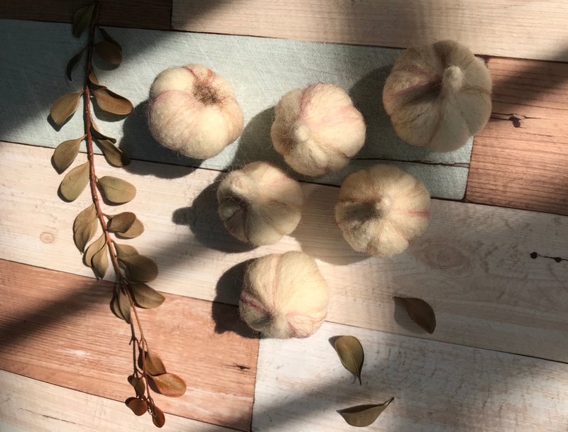 *蔬菜系列钥匙圈*蒜头 - 钥匙链/钥匙包 - 羊毛 卡其色