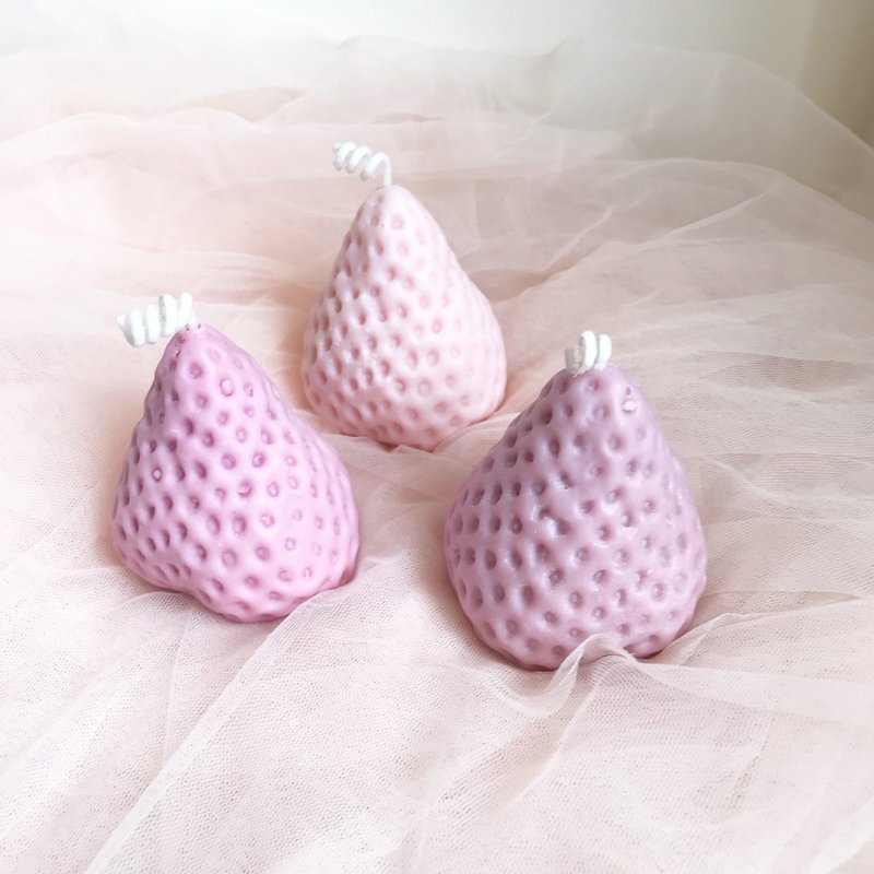 巨型草莓大豆蜡 STRAWBERRY CANDLE (HUGE) - 蜡烛/烛台 - 蜡 粉红色